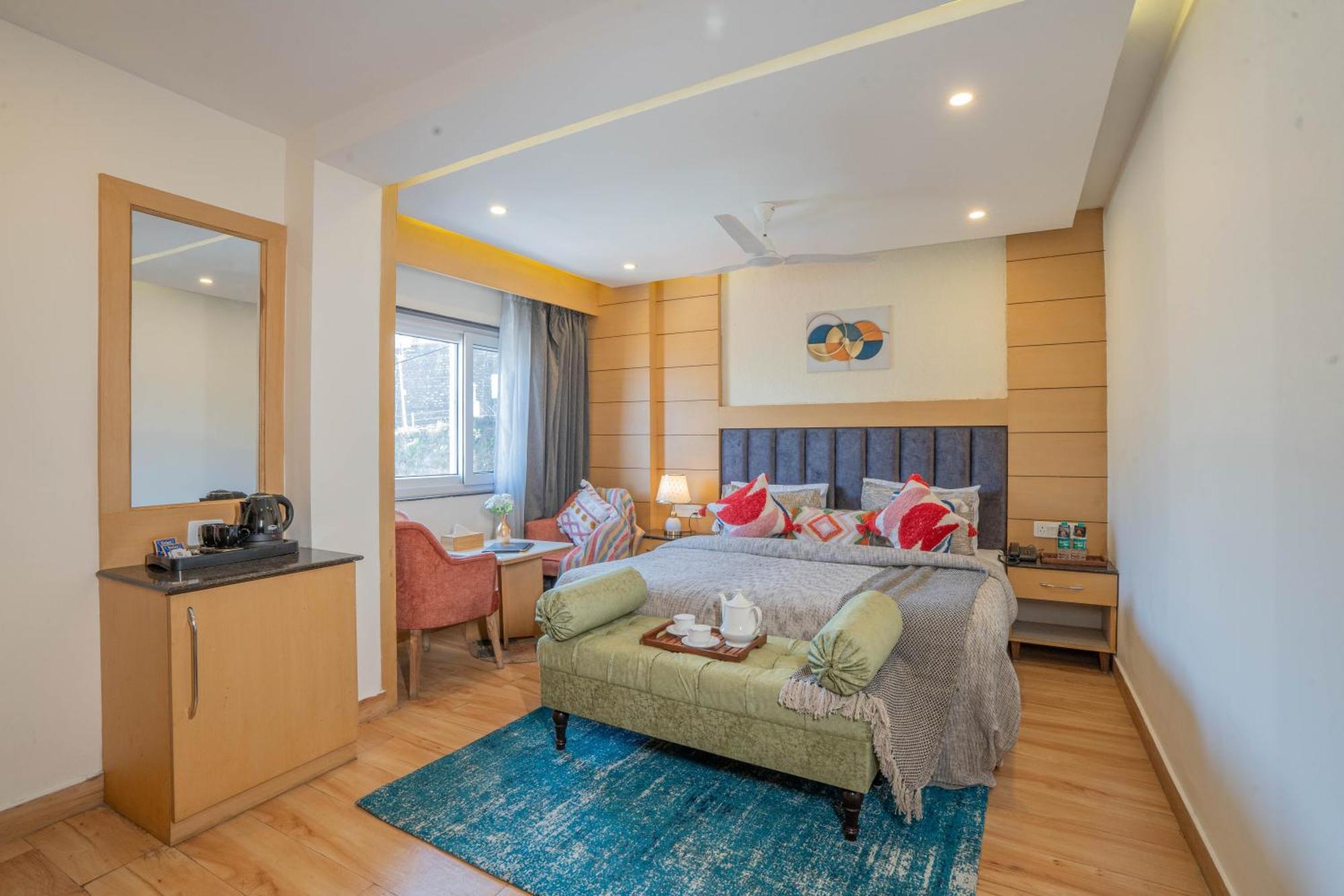 Perfectstayz Premium At Mall Road 무소리에 외부 사진