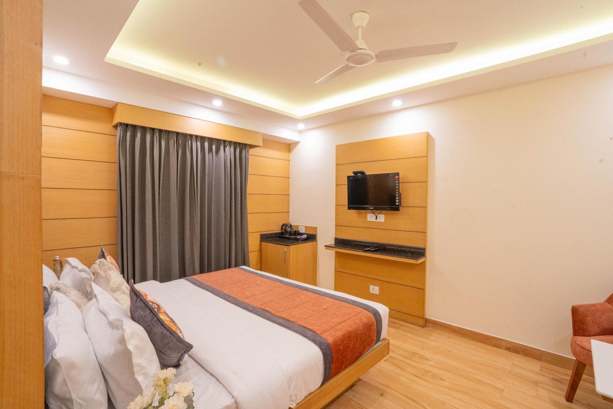 Perfectstayz Premium At Mall Road 무소리에 외부 사진