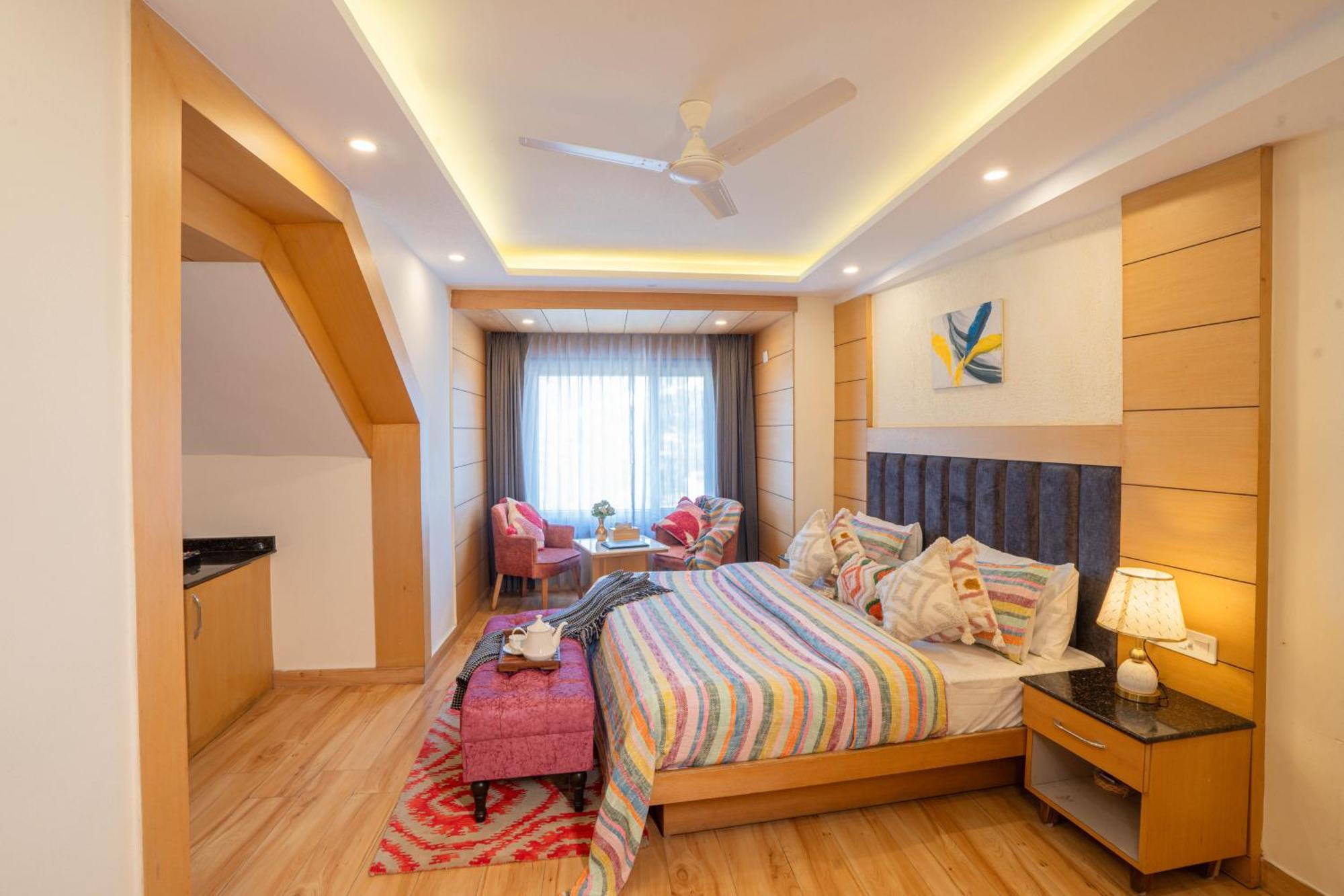 Perfectstayz Premium At Mall Road 무소리에 외부 사진