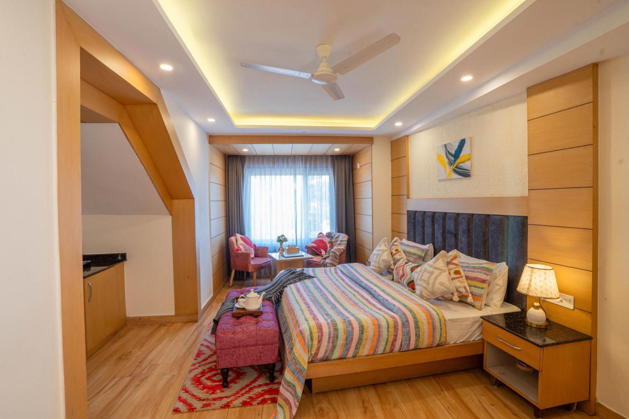 Perfectstayz Premium At Mall Road 무소리에 외부 사진