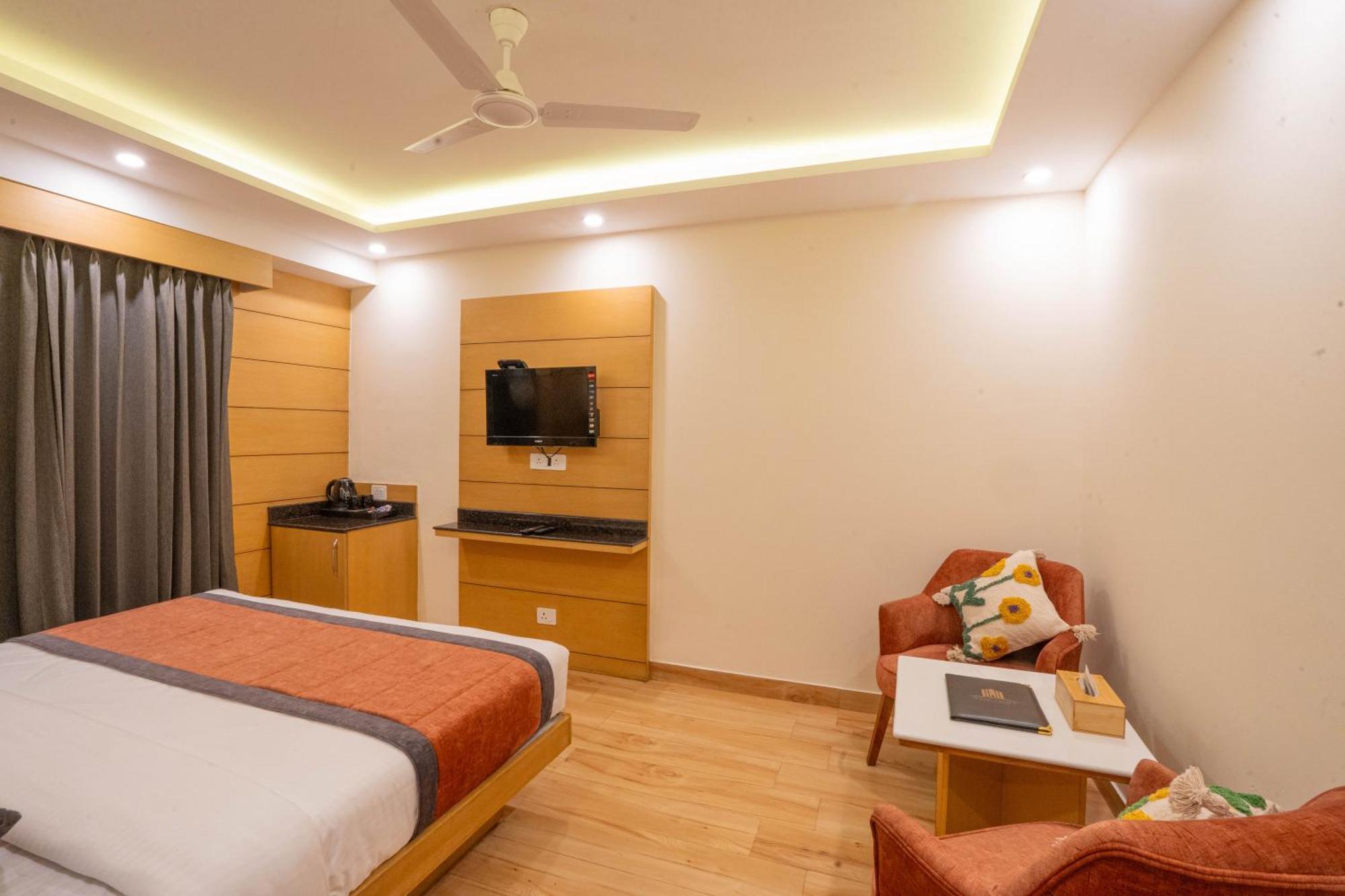 Perfectstayz Premium At Mall Road 무소리에 외부 사진