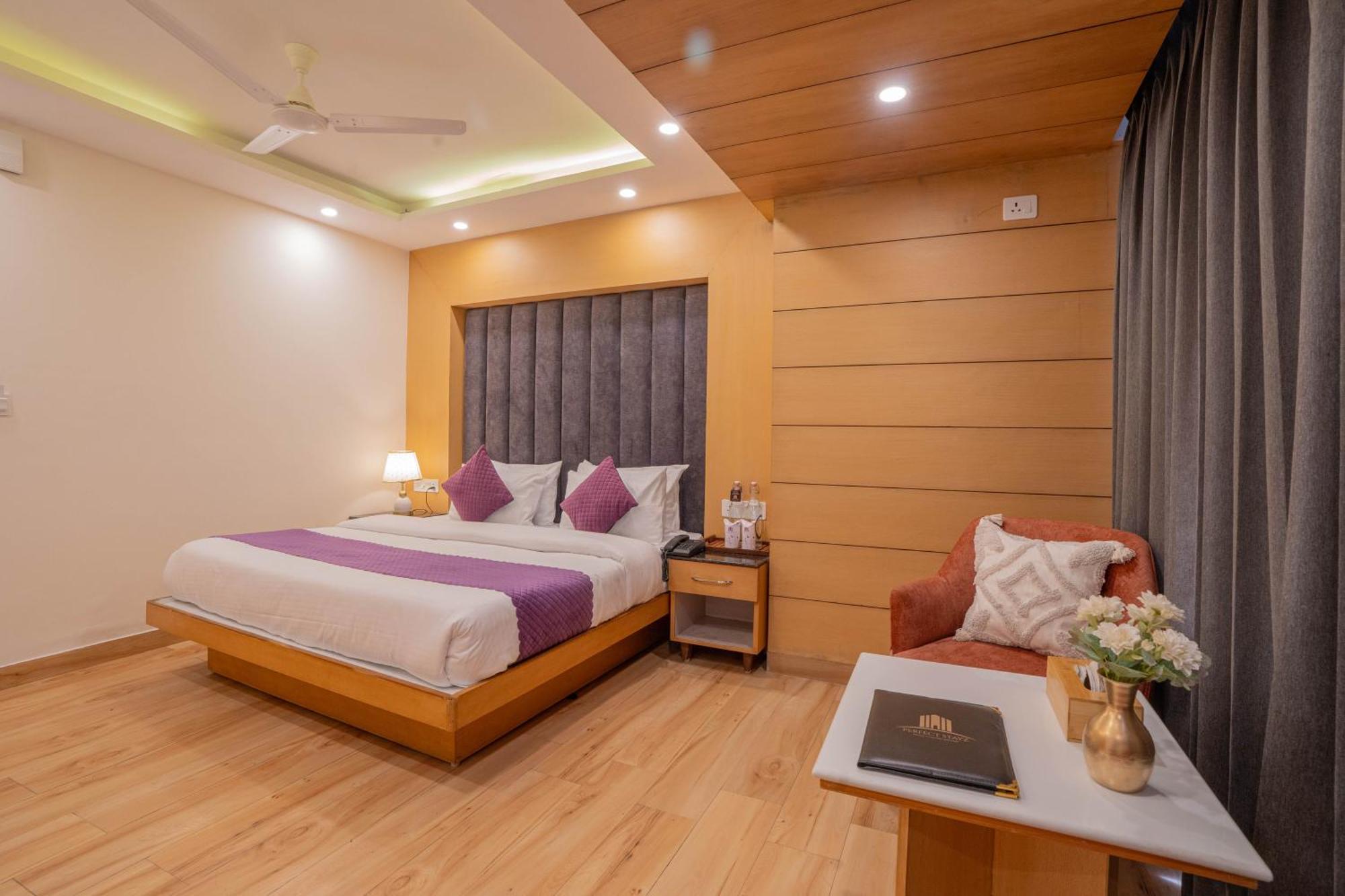 Perfectstayz Premium At Mall Road 무소리에 외부 사진