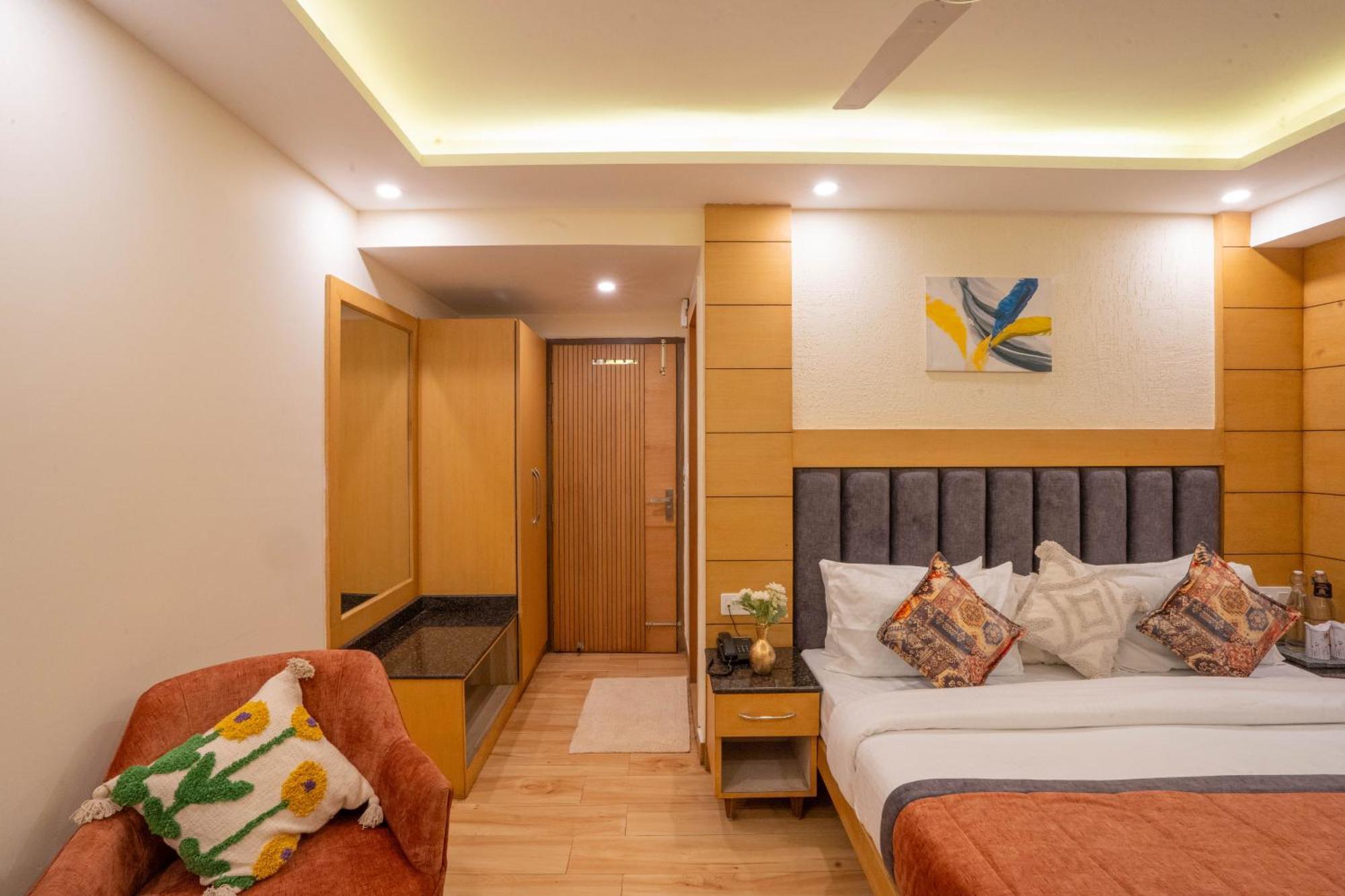 Perfectstayz Premium At Mall Road 무소리에 외부 사진