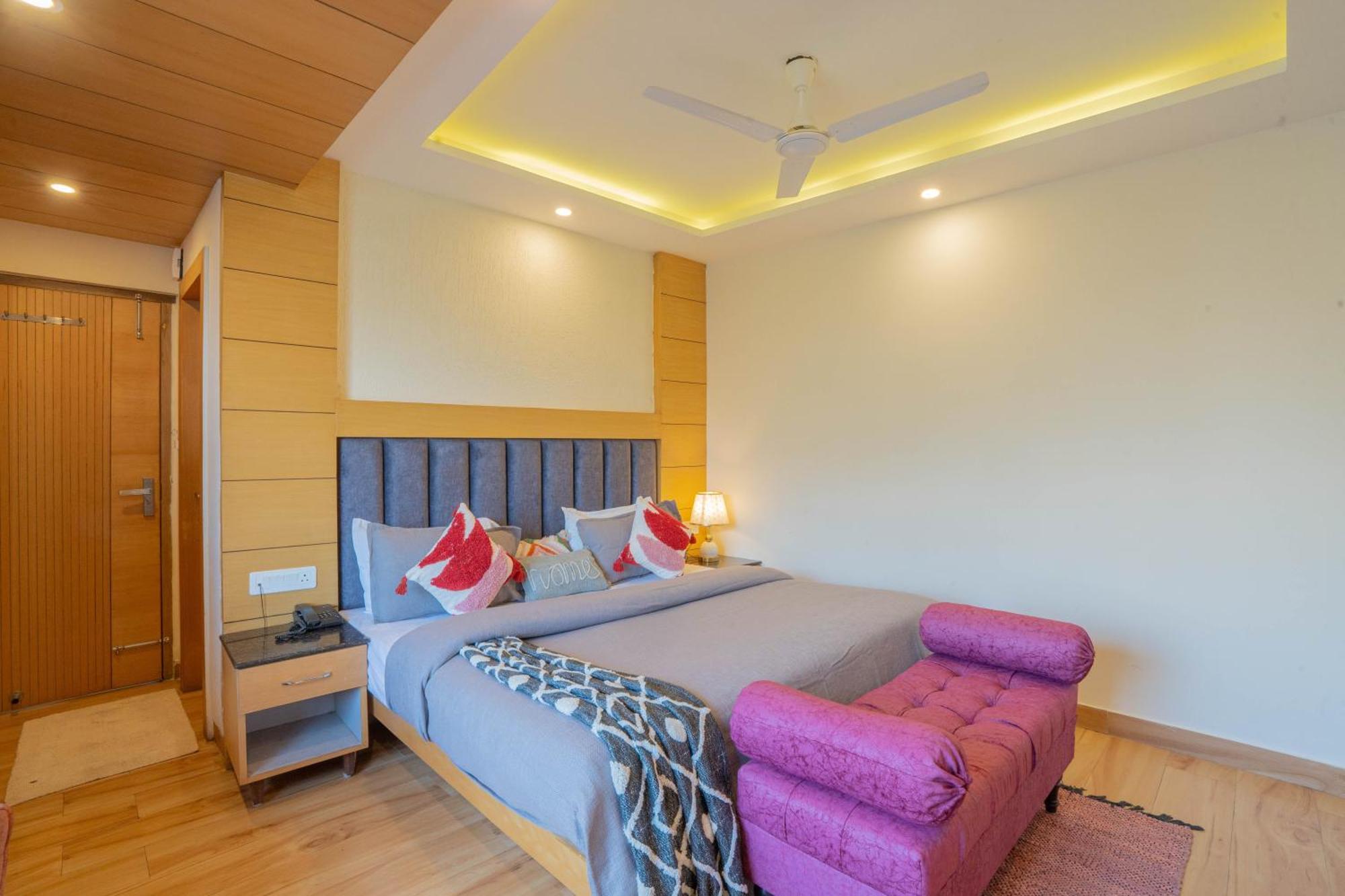 Perfectstayz Premium At Mall Road 무소리에 외부 사진