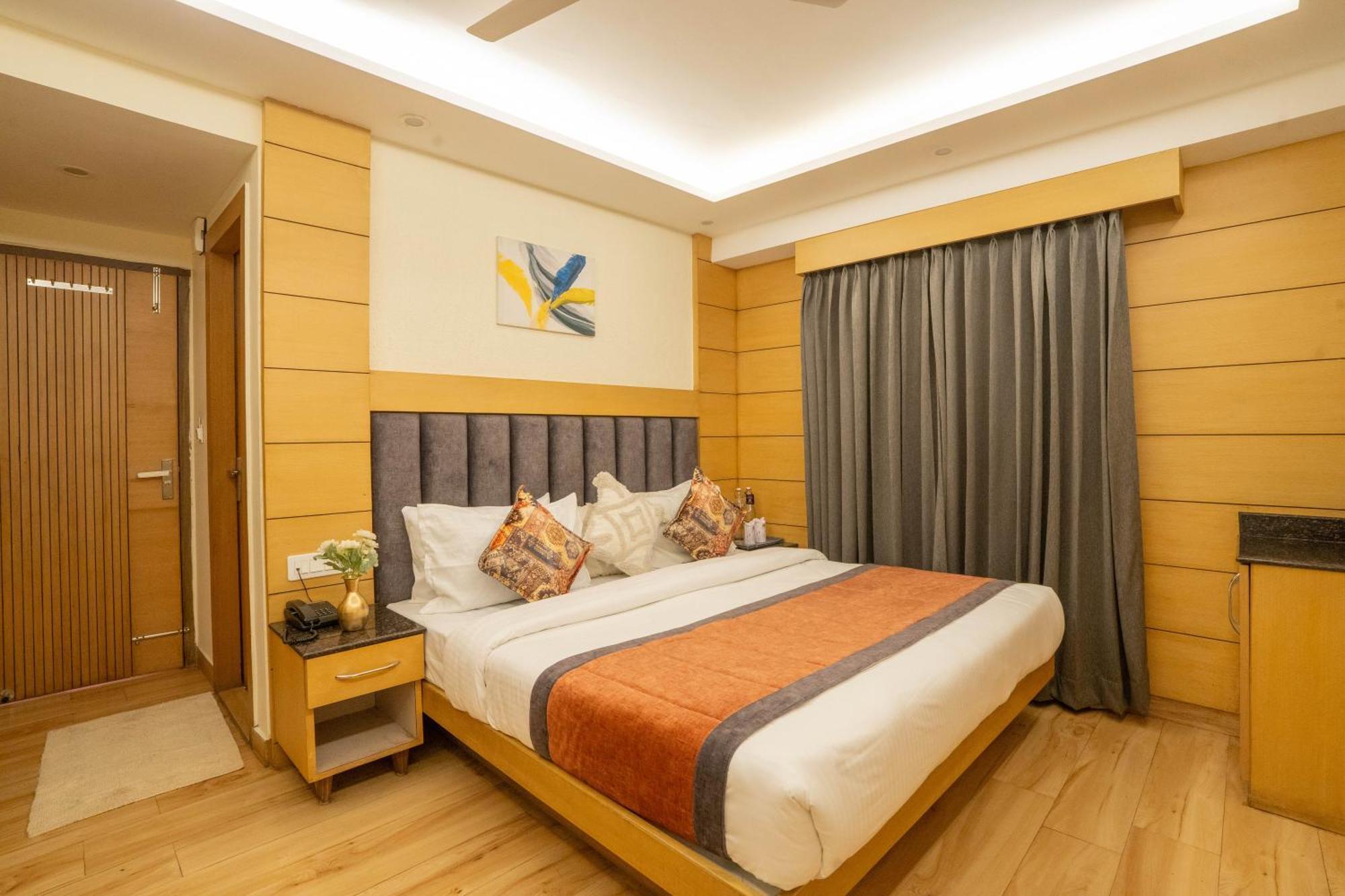 Perfectstayz Premium At Mall Road 무소리에 외부 사진