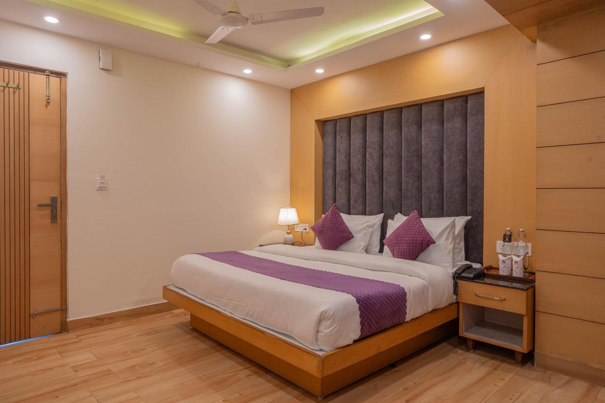 Perfectstayz Premium At Mall Road 무소리에 외부 사진