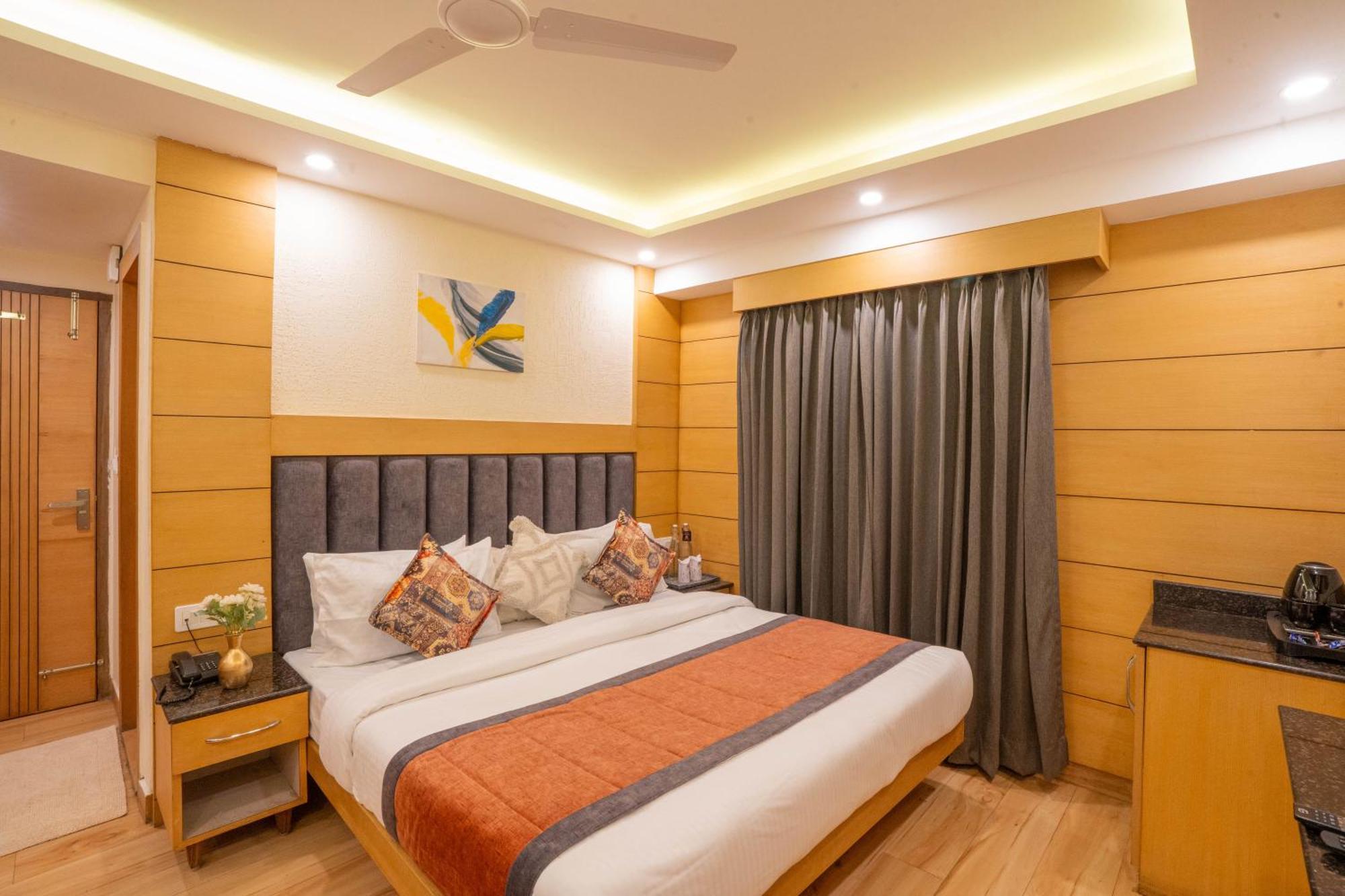 Perfectstayz Premium At Mall Road 무소리에 외부 사진