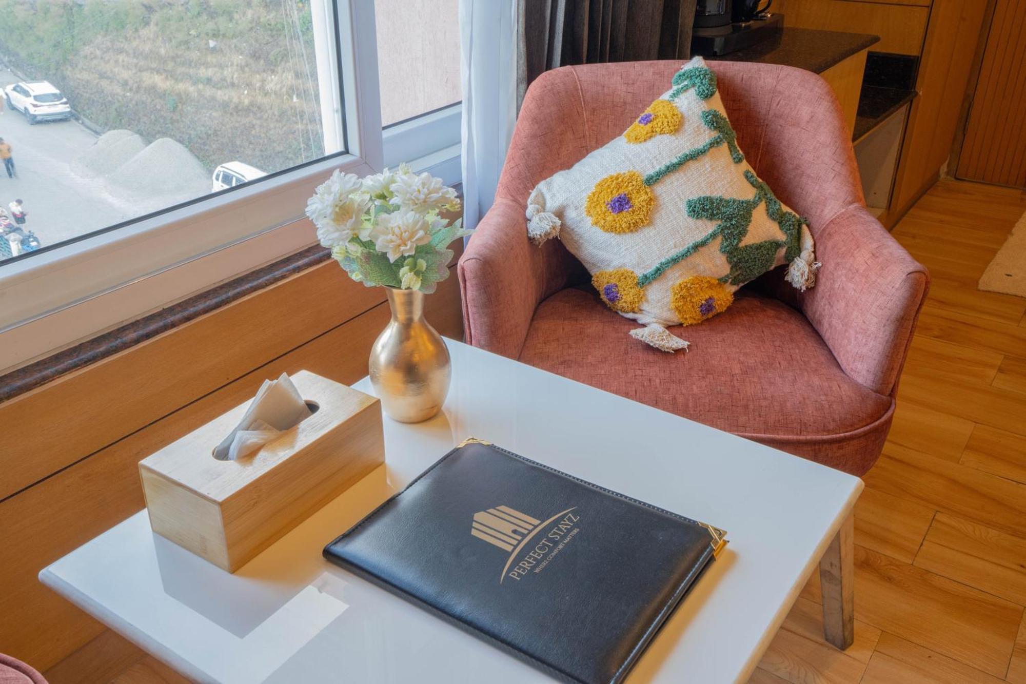 Perfectstayz Premium At Mall Road 무소리에 외부 사진