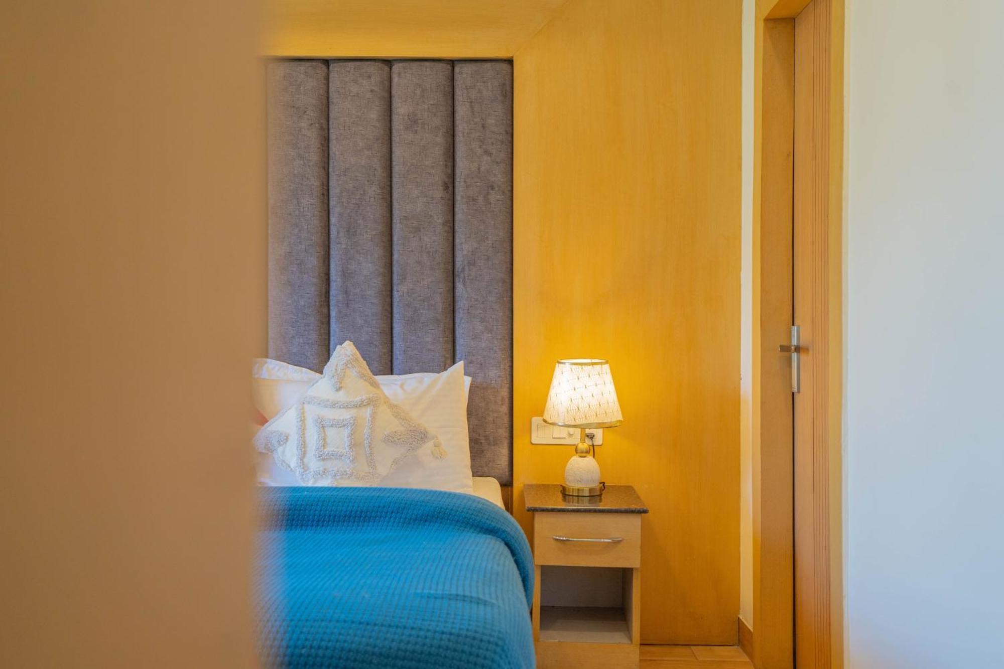 Perfectstayz Premium At Mall Road 무소리에 외부 사진